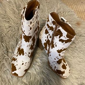 Pierre dumas cow booties - size 8.5 - perfect condition